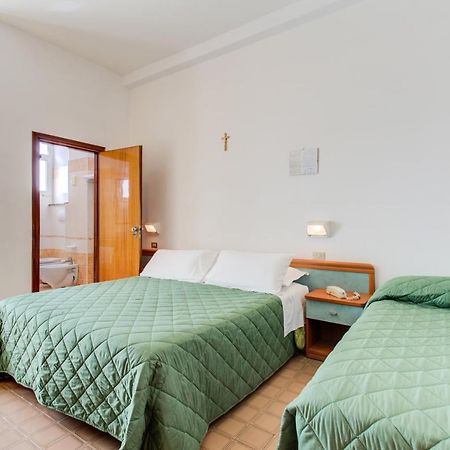 Hotel Astoria Misano Adriatico Exterior foto